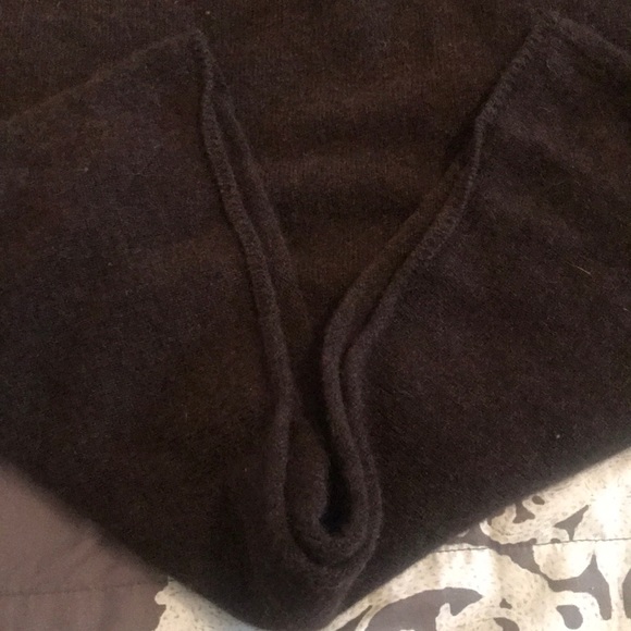 Wendy b. V neck cashmere sweater - Picture 6 of 6